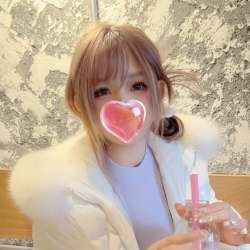 なつの（夏乃）160cm 52kg  G  20歲