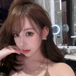 みさき（美沙希） 158cm  52kg  F 20歲